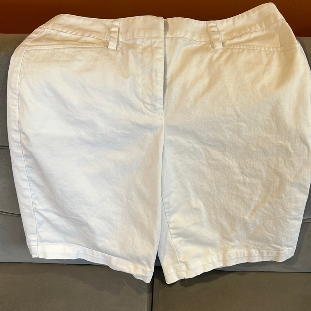 Land’s End - white shorts - size 6